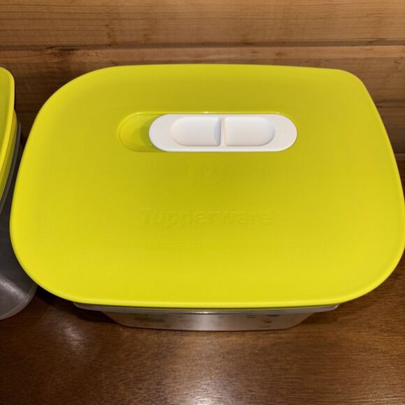 (2) Tupperware FRIDGESMART Deep Containers Fruit Vegetable Savers Fresh 1.75 Qt - Picture 2 of 7